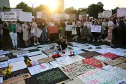 Féminicides en Roumanie : le Parlement durcit la loi, la société civile exige des actions concrètes