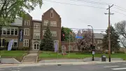 Fusillade dans une école à Minneapolis : deux enfants morts et vingt blessés