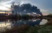 Guerre en Ukraine : frappes meurtrières, sanctions et blocage slovaque