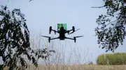 Guerre en Ukraine : un drone FPV détruit un robot de combat russe Kurier