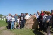 Hendaye célèbre Bixente Lizarazu avec une stèle et un nouveau club house pour les Églantins