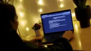 Ils témoignent de leur intimité avec l'IA : amour, soutien et régulation