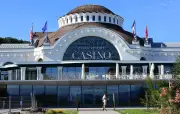 Incendie au casino d'Évian-les-Bains : la coupole historique sauvée des flammes