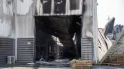 Incendie près de Béziers : 50 pompiers mobilisés, entrepôt de 3000 m2 détruit