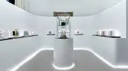 Jaeger-LeCoultre expose l'Atmos à Milan, entre horlogerie et design