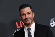 Jimmy Kimmel menacé par les Trump : la FCC ordonne un réexamen de la licence d'ABC