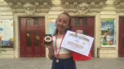Julie, 14 ans, remporte l'or au concours international Occitadanse à Sète