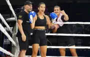 Kickboxing : une Iranienne en exil combat pour un titre mondial à Paris