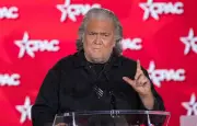 La Cour suprême américaine facilite l'annulation de la condamnation de Steve Bannon
