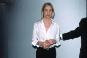 La série 'Love Story' réhabilite le minimalisme chic de Carolyn Bessette-Kennedy