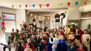 Le carnaval des enfants illumine Nages-et-Solorgues malgré les bourrasques