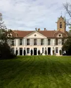Le Manoir du Mée : Une Histoire de Stars et de Noblesse à Vendre pour 2,7 Millions d'Euros
