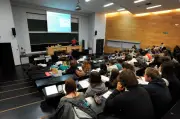 Le ministre de l'Enseignement supérieur durcit l'application des droits différenciés pour les étudiants extracommunautaires