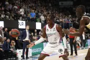 Le pivot gambien Ousman Krubally suspendu pour le match Boulazac-Dijon