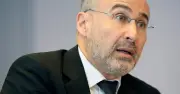 Le président de la HAS dénonce les pressions des laboratoires pharmaceutiques