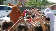 Le tracteur de Pâques de l'APE Rpi Fons-Gajan-Saint-Bauzély distribue chocolats et joie