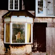 Les Louanges : « Parfois un cadre, on a besoin de le défoncer »