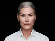 L'ex-top model Carré Otis dénonce la prédation dans la mode et réclame la fin de l'impunité