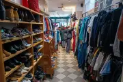 Loi anti-fast fashion : deux ans de blocage parlementaire face à la surproduction