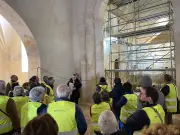 Maddy Sylla redonne vie à l'église de Sainte-Marie-de-Chignac avec 11 vitraux uniques