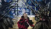 Madonna lance un appel après le vol de son costume historique de Coachella