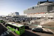 Marseille inaugure un système de branchement électrique pour trois navires de croisière simultanés
