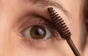 Mascara coloré : comment choisir la teinte idéale selon la couleur de vos yeux