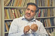 Mehdi Mahmoudian, co-scénariste primé, arrêté en Iran après une lettre contre Khamenei