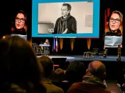 Mickaëlle Paty reçoit le premier prix des Hussards noirs de la République pour son hommage à Samuel Paty