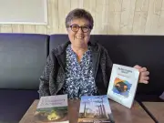 Monique Bailly Thibert explore un futur autoritaire dans « De bien fragiles libertés »