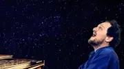 « Never give up » : un seul-en-scène intimiste sur la passion des comédies musicales à Béziers
