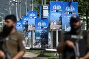 Négociations USA-Iran à Islamabad : un cessez-le-feu fragile et des enjeux électoraux
