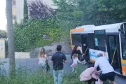 Nice : un bus sans chauffeur dévale une pente en marche arrière, des passagers sautent