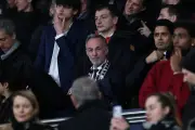 Paris mandate Grégoire pour relancer le dialogue avec le PSG sur le Parc des Princes