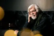 Paul Watson à Draguignan : première conférence après la collision du Bandero en Antarctique