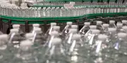 PFAS détectés dans trois sources d'eau minérale en Ardèche et Loire