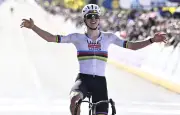Pogacar triomphe au Tour des Flandres et vise Paris-Roubaix