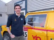 Pons : Gabriel Valentin présente sa réplique hommage du Range Rover du Dakar 1988