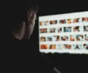 Pornographie excessive : impacts psychologiques selon l'âge