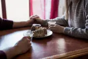 Pourquoi les femmes brillantes s'attachent-elles à des hommes toxiques ?
