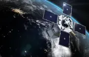 Pourquoi les satellites ne tombent-ils jamais sur Terre ? L'équilibre orbital expliqué