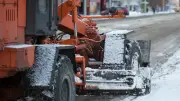 Premier jour de travail sous cocaïne : un conducteur de déneigeuse sème le chaos