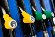Prix des carburants : le gouvernement envisage de réguler les marges des distributeurs