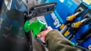 Prix des carburants : une baisse attendue après le cessez-le-feu et la réouverture du détroit d'Ormuz