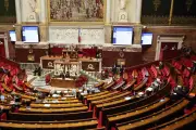 Pétition contre un projet de loi antisémite dépasse 100 000 signatures, liberté d'expression en jeu