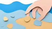 Ramasser du sable ou des galets sur la plage : est-ce vraiment interdit ?
