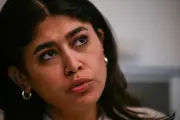 Rima Hassan saisit le Défenseur des droits après sa garde à vue controversée