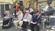 Roquemaure : Poésie et chansons illuminent la vie à l'Ehpad des Lavandines