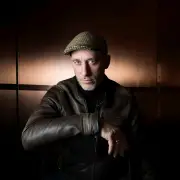 Rouda, du slam à la littérature : son thriller 'Les Jardins perdus' au Marathon des mots