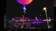 Saint-Louis à Sète : ballons géants et musiciens volants pour le spectacle pyromélodique